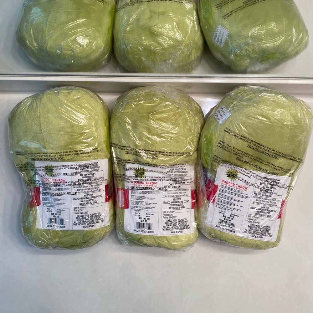 The Grinch blanket bundle - Picture 3 of 8